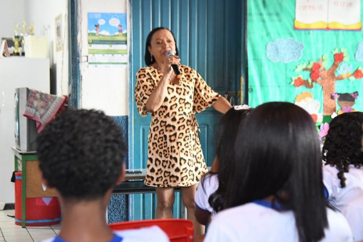 Alunos participam de atividade em alusão ao dia da Matemática