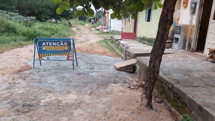 Infraestrutura: tapa-buracos recupera ruas em nove bairros de Floriano