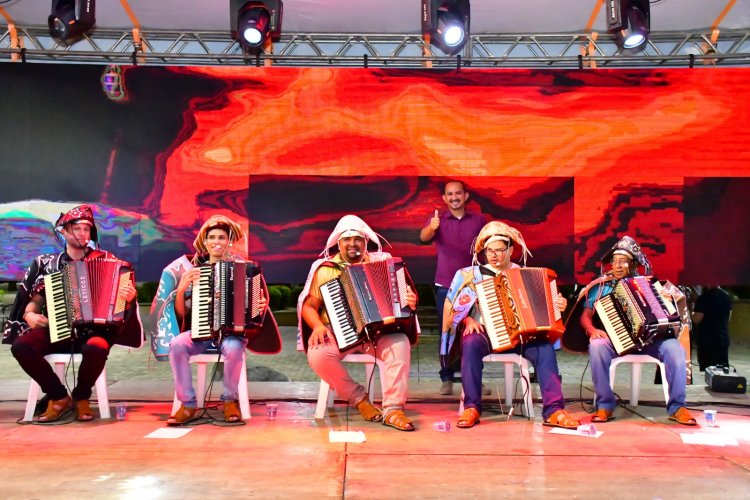 Prefeitura de Floriano promove apresentação da Orquestra Canta Luiz em praça pública