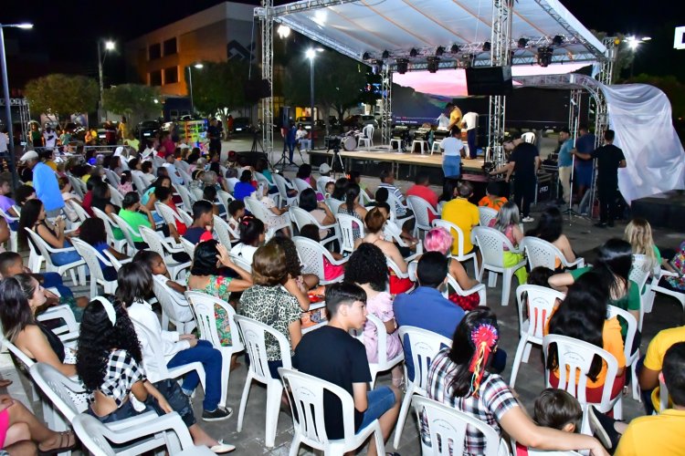 Prefeitura de Floriano promove apresentação da Orquestra Canta Luiz em praça pública