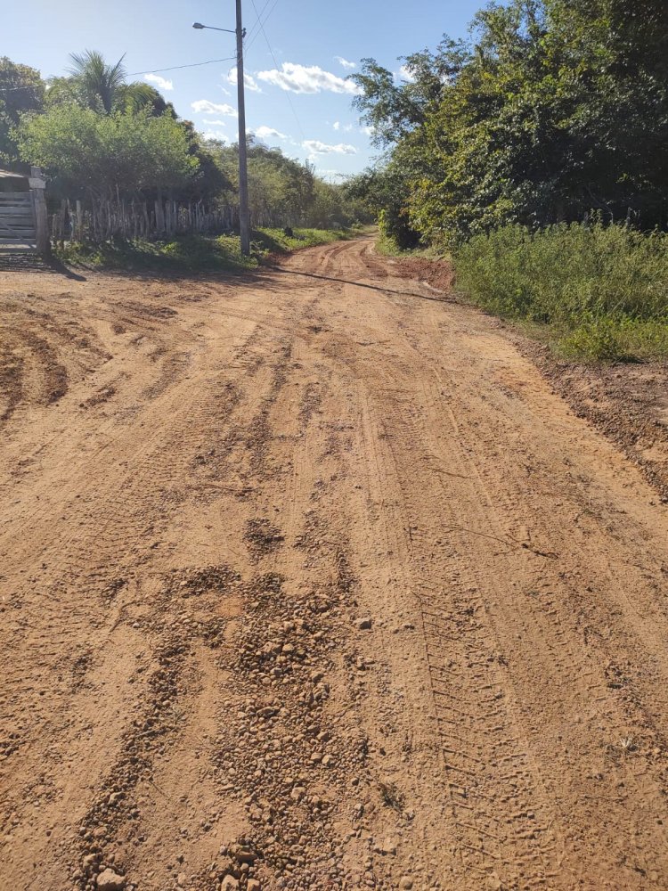 Infraestrutura de Floriano avança na recuperação de ruas e estrada rural