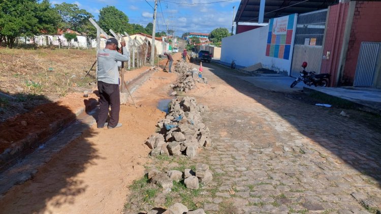 Infraestrutura de Floriano avança na recuperação de ruas e estrada rural