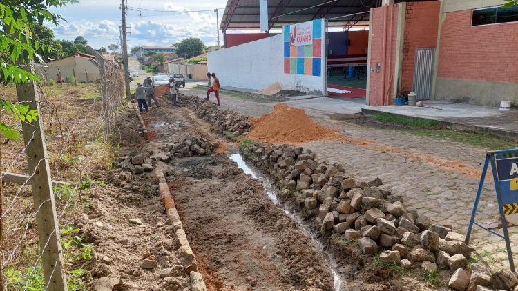 Infraestrutura de Floriano avança na recuperação de ruas e estrada rural