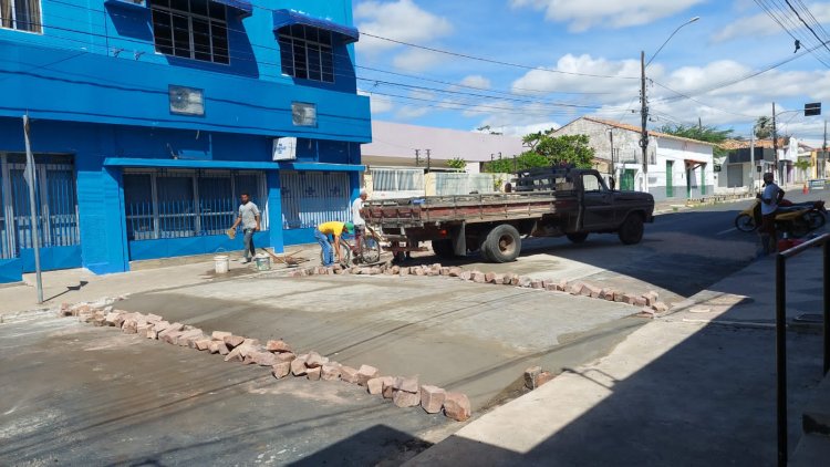 Infraestrutura de Floriano avança na recuperação de ruas e estrada rural