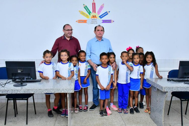 126 anos: Floriano abre aniversário com entrega de laboratório de informática reestruturado