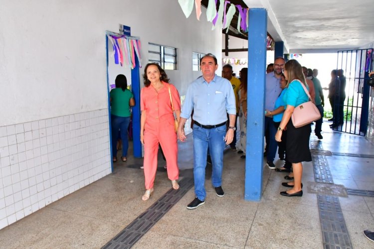 126 anos: Floriano abre aniversário com entrega de laboratório de informática reestruturado