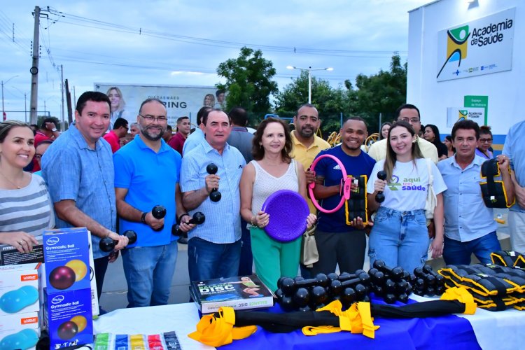 Floriano 126 anos: Saúde entrega kits de fisioterapia e treinamento funcional