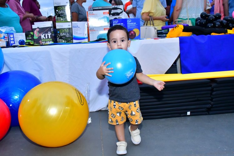 Floriano 126 anos: Saúde entrega kits de fisioterapia e treinamento funcional