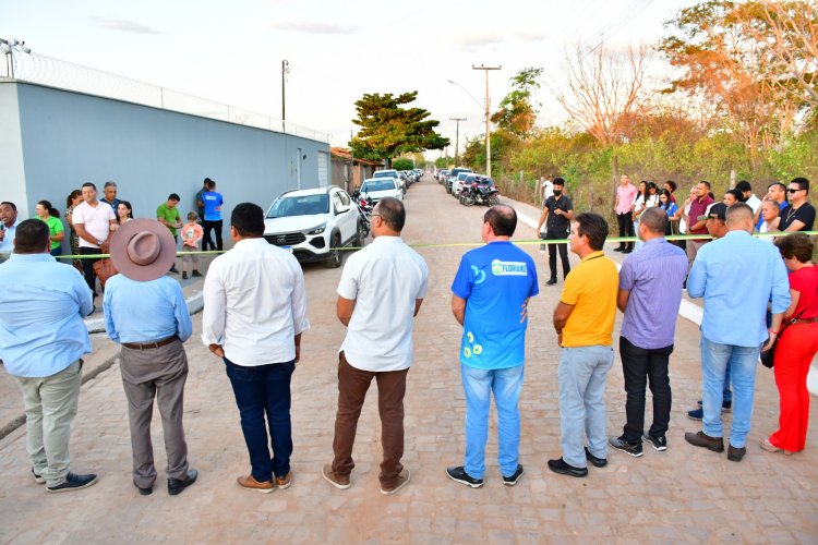 Floriano, 126 anos: Prefeitura entrega quase 4 mil m² de calçamento no bairro São Cristóvão