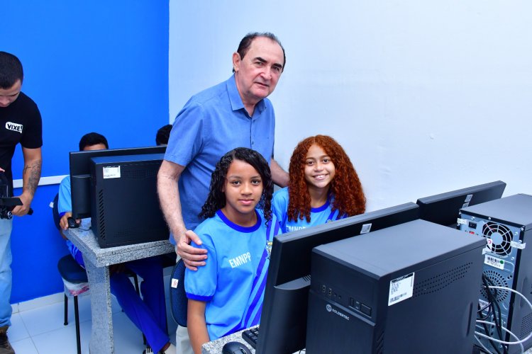 126 anos: Prefeitura de Floriano entrega escola Novo Papa Pombo reformada