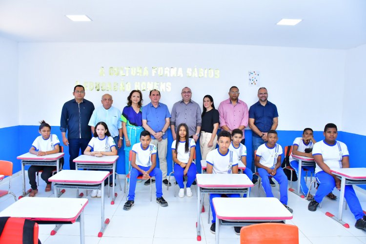 126 anos: Prefeitura de Floriano entrega escola Novo Papa Pombo reformada