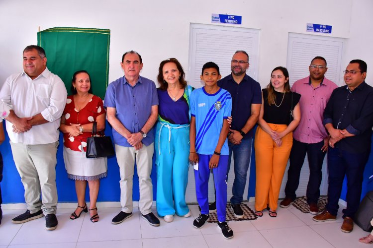 126 anos: Prefeitura de Floriano entrega escola Novo Papa Pombo reformada