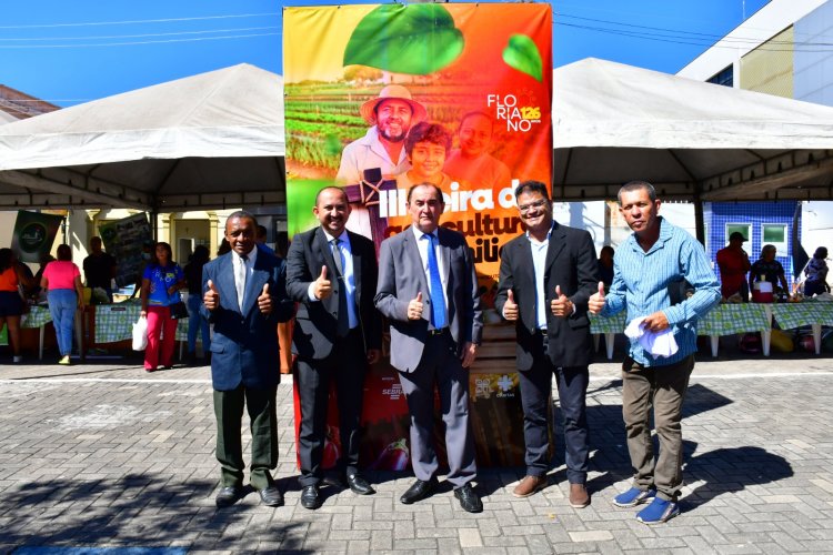 Dia da Bandeira e Feira da Agricultura marcam o sexto dia do aniversário de Floriano