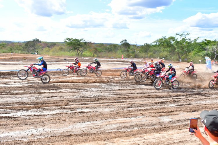 126 anos: Prefeitura apoia o 1º Motocross de Aniversário de Floriano