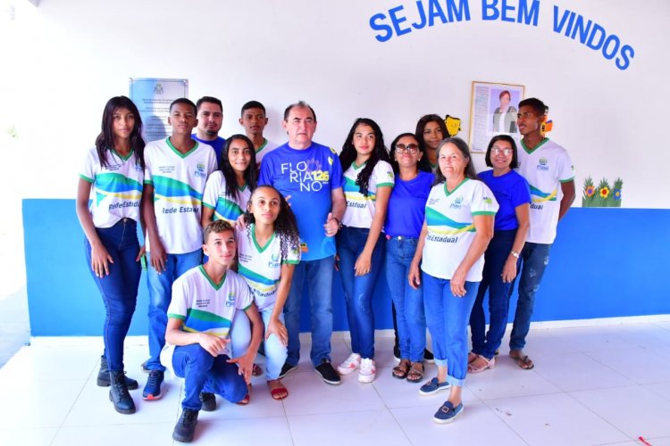 126 anos: Prefeitura de Floriano entrega escola do Amolar reestruturada e renomeada