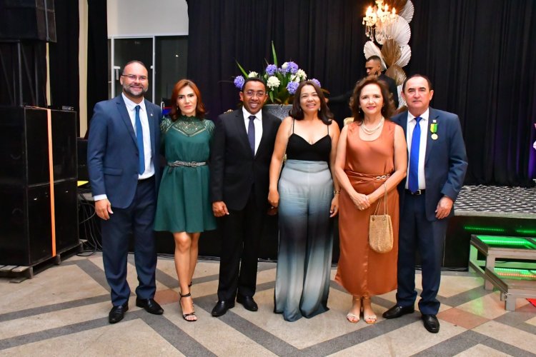 126 anos: Prefeitura homenageia personalidades com “Medalha do Mérito Agrônomo Francisco Parentes”