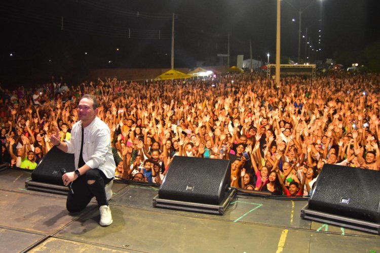 Nos 126 anos de Floriano, show cristão leva alegria e emoção a centenas de pessoas