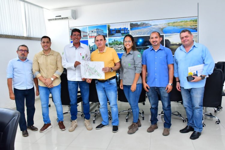 Reunião discute avanço das obras de esgotamento e interligação de novos bairros de Floriano