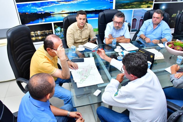 Reunião discute avanço das obras de esgotamento e interligação de novos bairros de Floriano