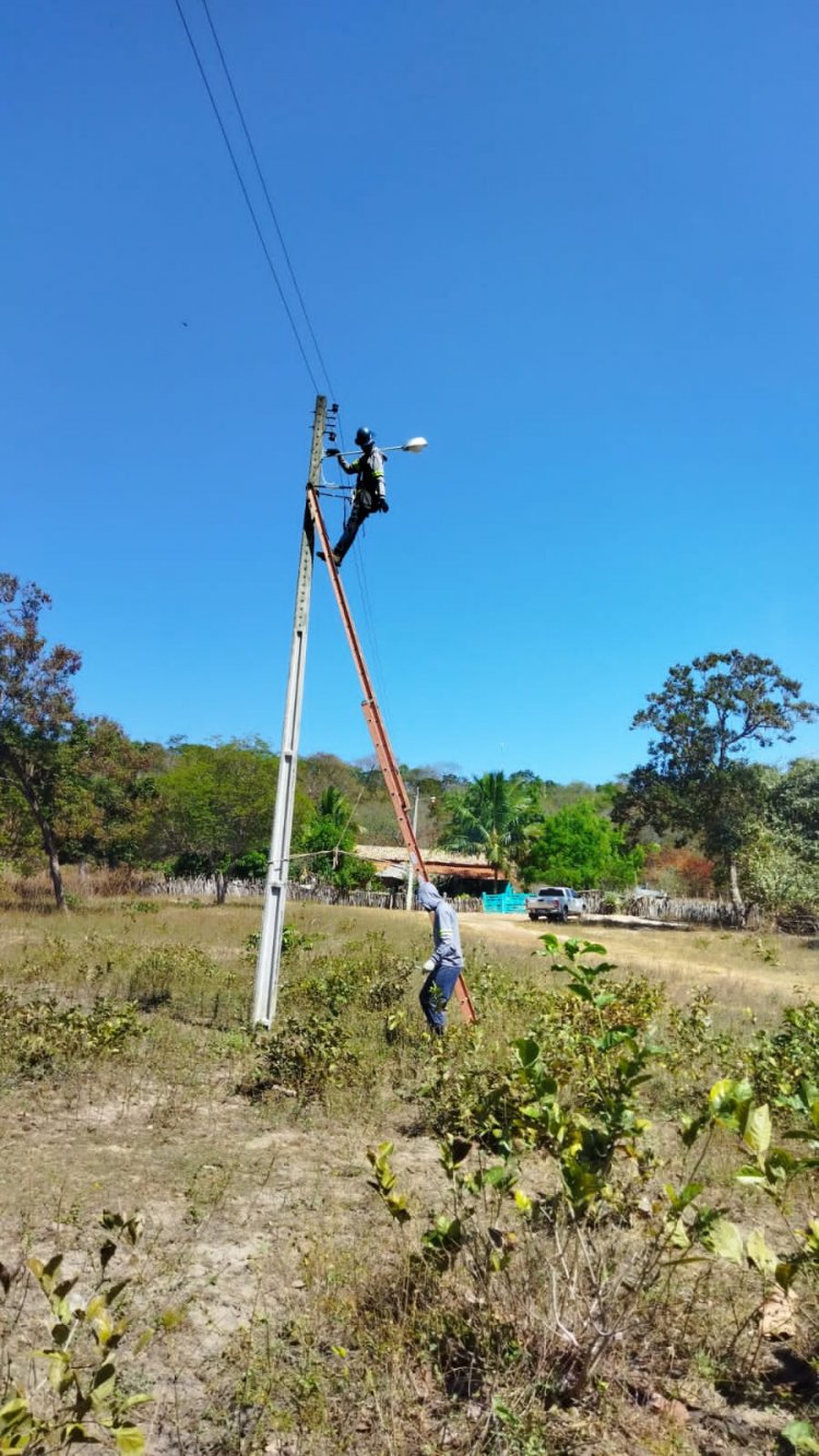 Iluminação pública de Floriano faz manutenção em 13 localidades rurais