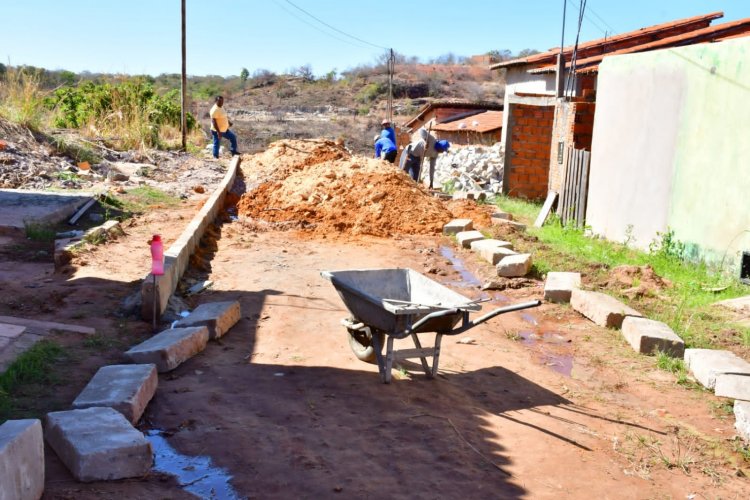 Construção de creche, calçamentos e reforma de praças prometem grandes avanços para Floriano