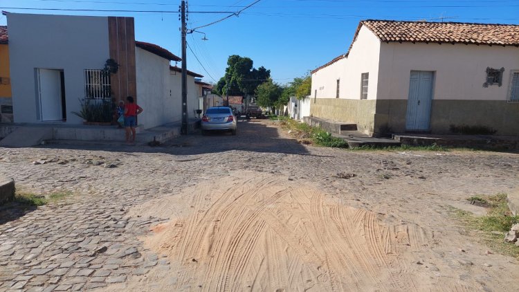 Tapa-buracos em ruas e avenidas segue a todo vapor em Floriano