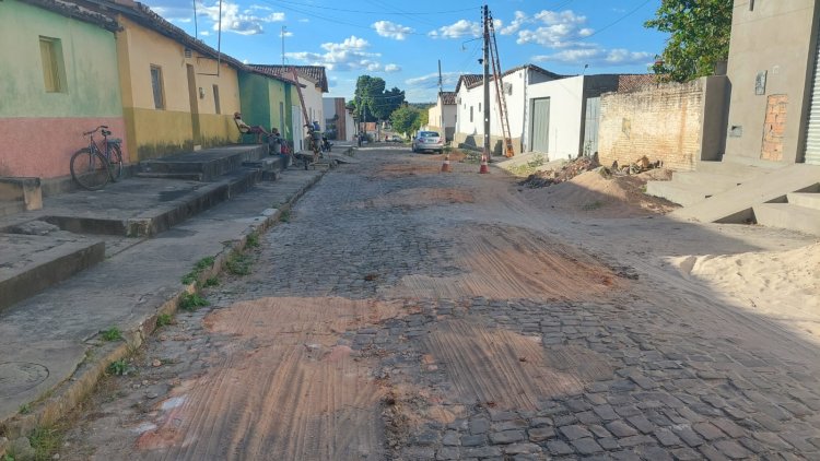 Tapa-buracos em ruas e avenidas segue a todo vapor em Floriano