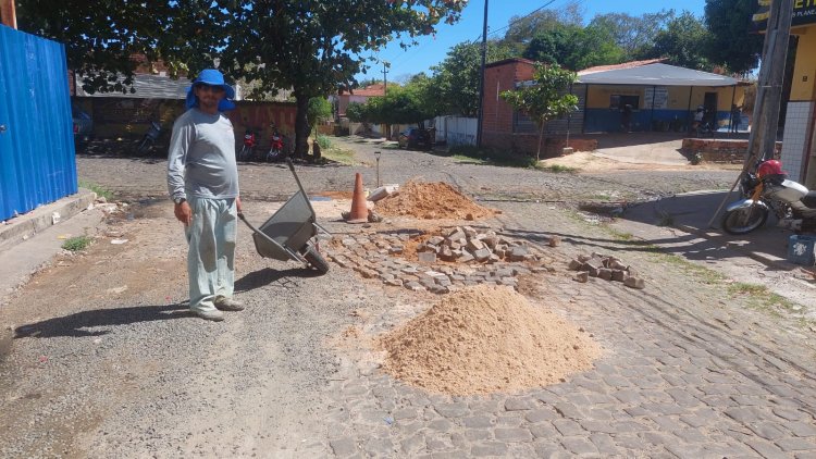 Tapa-buracos em ruas e avenidas segue a todo vapor em Floriano