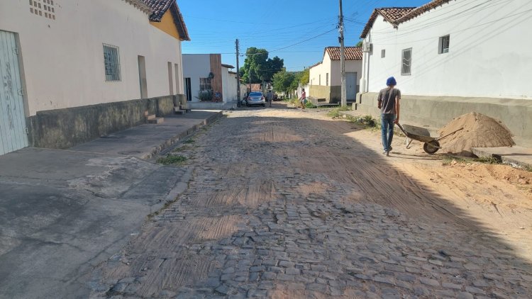 Tapa-buracos em ruas e avenidas segue a todo vapor em Floriano