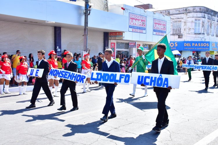 Desfile Cívico marca as comemorações pela Independência do Brasil em Floriano