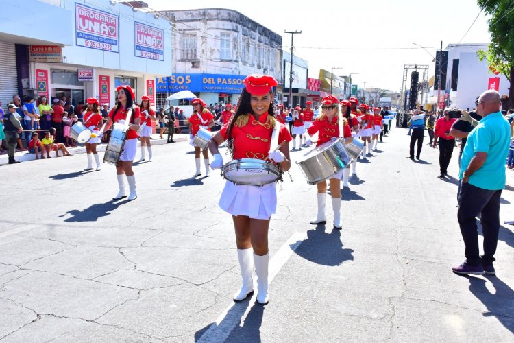 Desfile Cívico marca as comemorações pela Independência do Brasil em Floriano