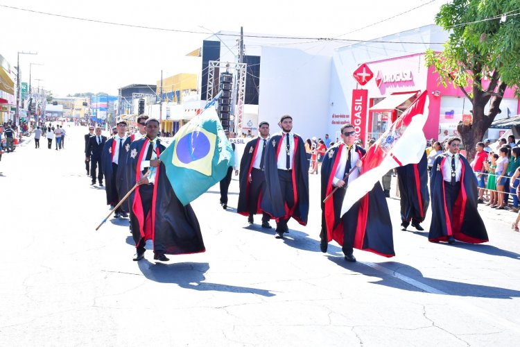 Desfile Cívico marca as comemorações pela Independência do Brasil em Floriano