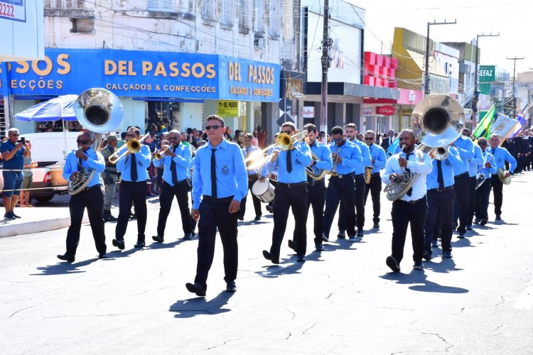 Desfile Cívico marca as comemorações pela Independência do Brasil em Floriano