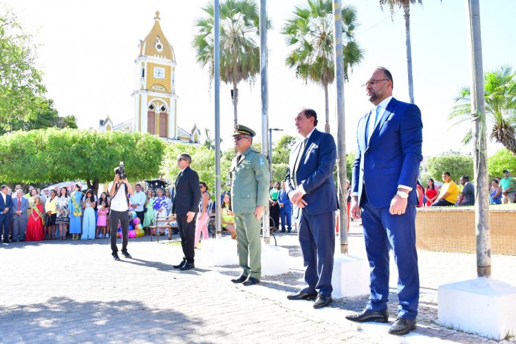 Desfile Cívico marca as comemorações pela Independência do Brasil em Floriano