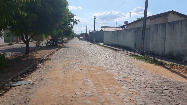 Infraestrutura: Serviço de tapa-buracos chega a mais seis bairros de Floriano