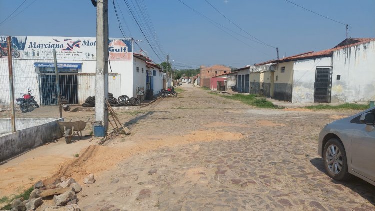 Infraestrutura: Serviço de tapa-buracos chega a mais seis bairros de Floriano