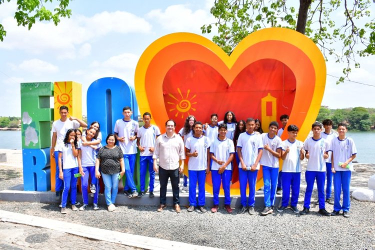 Floriano comemora Dia Mundial do Turismo com palestra e visita a pontos turísticos