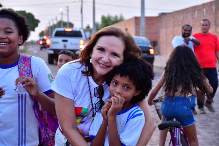 Carreta da Saúde reúne centenas de crianças e passa por diversos bairros em Floriano