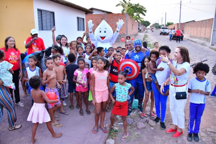 Carreta da Saúde reúne centenas de crianças e passa por diversos bairros em Floriano