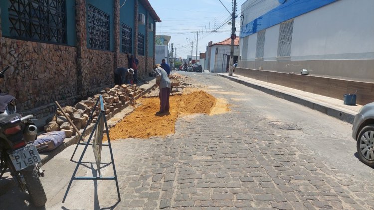 Infraestrutura: operação tapa-buracos faz manutenção em 20 ruas de dez bairros de Floriano