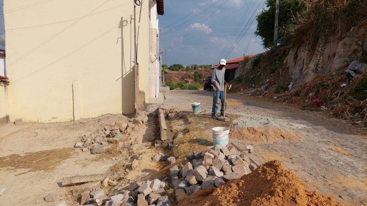 Infraestrutura: operação tapa-buracos faz manutenção em 20 ruas de dez bairros de Floriano