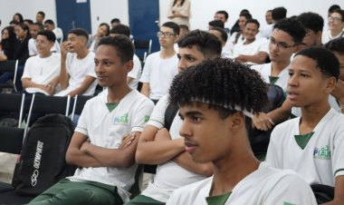 Bloco da Prevenção promove conscientização entre adolescentes sobre IST no CEEP Calisto Lobo