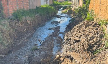 Infraestrutura de Floriano realiza limpeza e manutenção de riachos da cidade