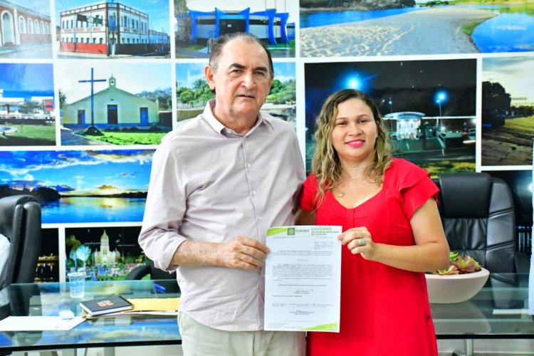 Concurso: Tomam posse novos servidores da Prefeitura Municipal de Floriano