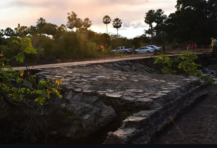 Floriano 127 anos: assinada ordem de serviço para reconstrução da passagem molhada da Localidade Rio Branco