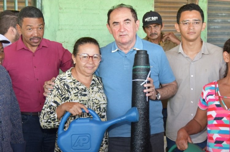 Floriano 127 anos: horticultores recebem kits de irrigação