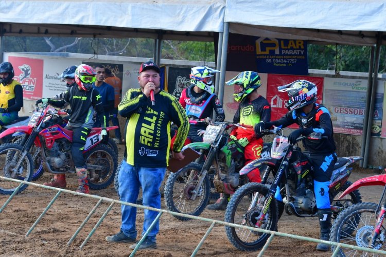 Em incentivo ao esporte, Prefeitura Municipal apoia o 2º Motocross de Aniversário de Floriano