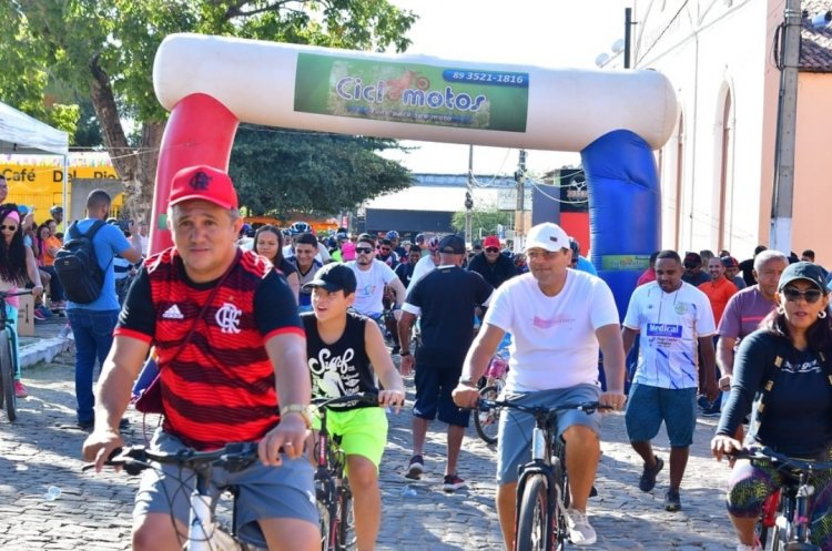 Floriano 127 anos: Passeio Ciclístico 2024 reúne centenas de ciclistas de todas as idades