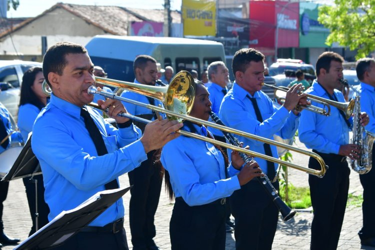 Momento cívico e Feira da Agricultura marcam o 8º dia de atividades pelos 127 anos de Floriano