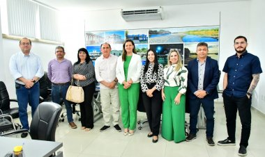 Prefeitura, MP e TCE discutem a situação dos catadores de recicláveis em Floriano